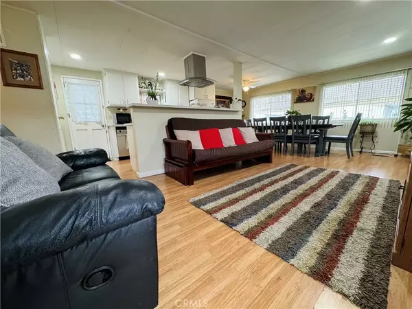 Paramount, CA 90723,16600 Downey Ave #94