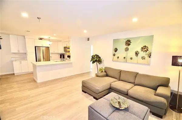 Inglewood, CA 90305,8712 Chessington Drive #255D