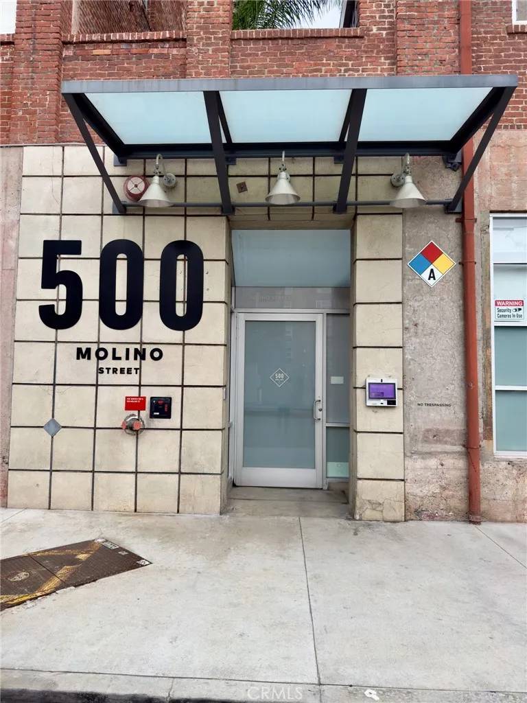 Los Angeles, CA 90013,500 Molino Street #208