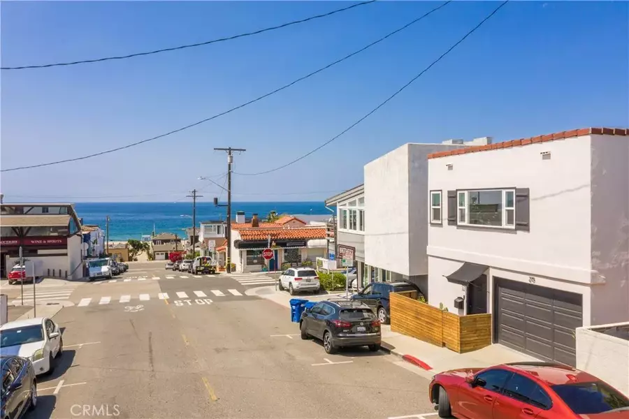 215 Longfellow Avenue, Hermosa Beach, CA 90254