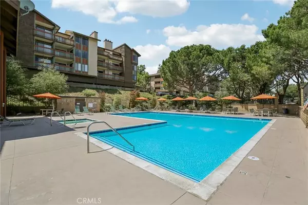Signal Hill, CA 90755,2506 E Willow Street #302