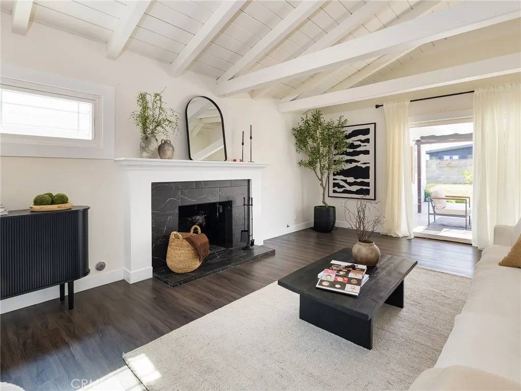Hawthorne, CA 90304,5512 W 117th Street