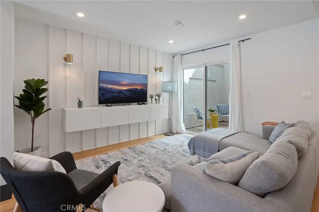 Redondo Beach, CA 90278,2410 Voorhees Avenue #3