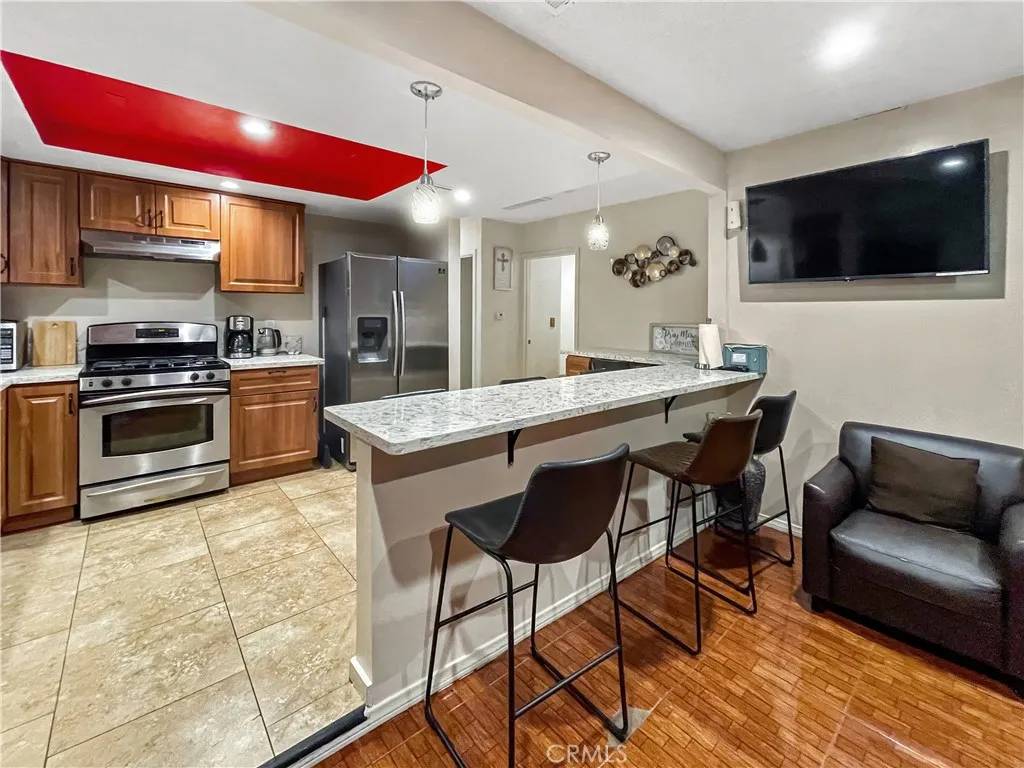 Hawthorne, CA 90250,4084 W 137th Street #B