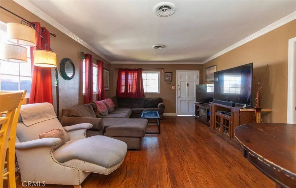 Hawthorne, CA 90250,4547 W 141st Street
