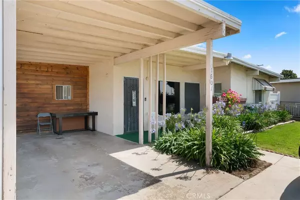 Compton, CA 90220,1601 163 Street West