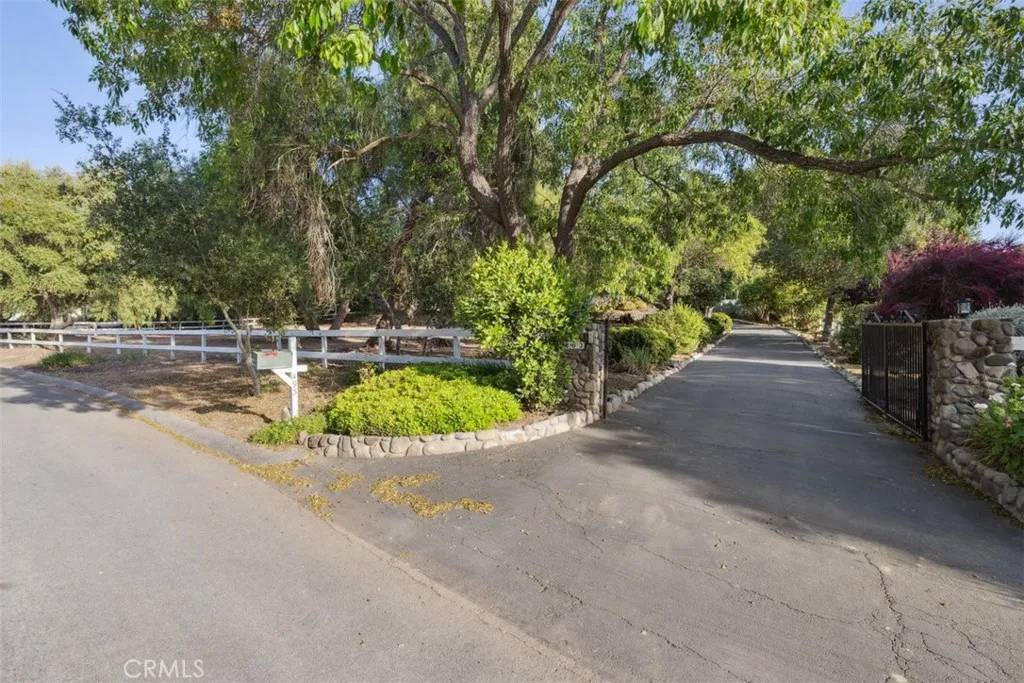 Ojai, CA 93023,493 Montana Circle