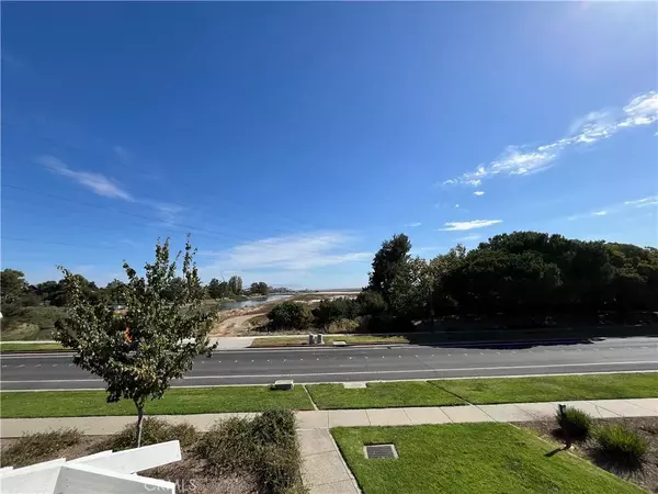 Redwood City, CA 94065,549 Shoal Circle