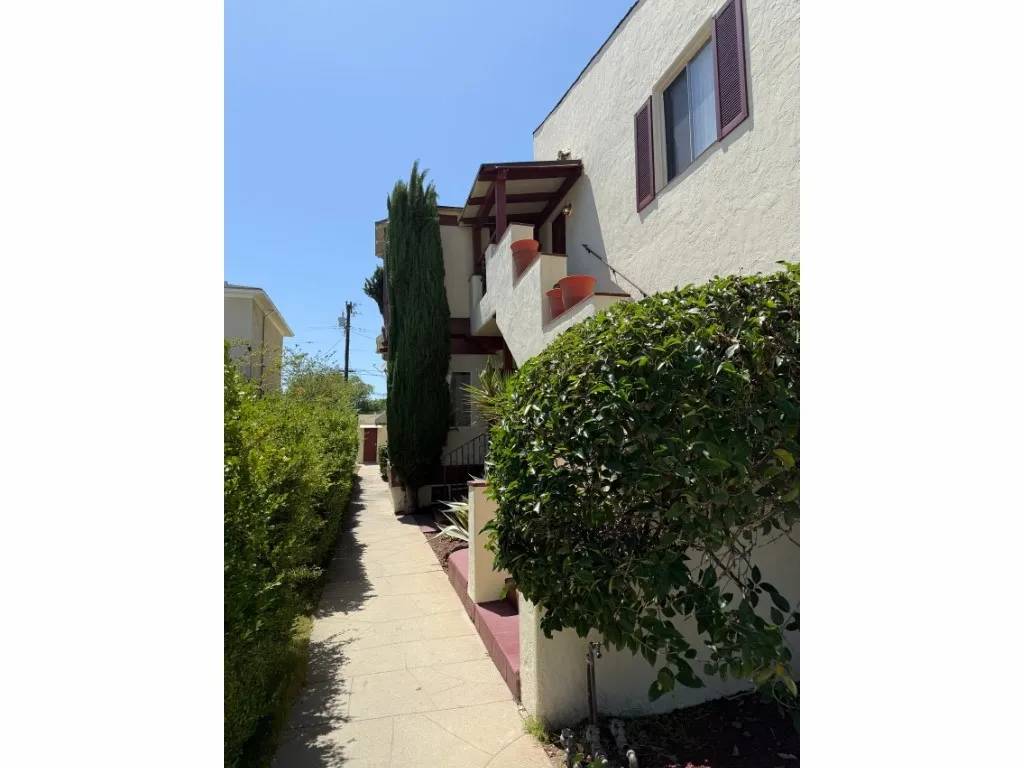 Alhambra, CA 91801,1237 S 3rd Street