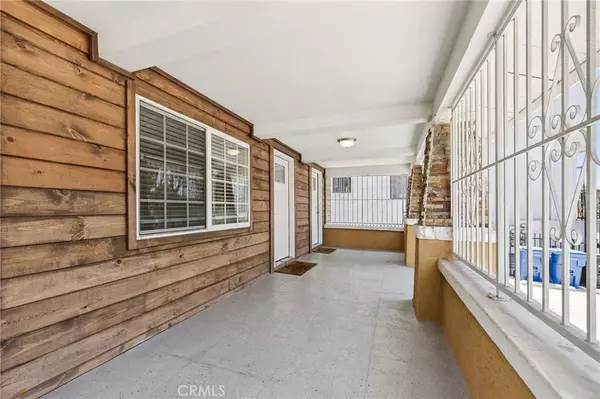 Los Angeles, CA 90016,2104 Crenshaw Boulevard