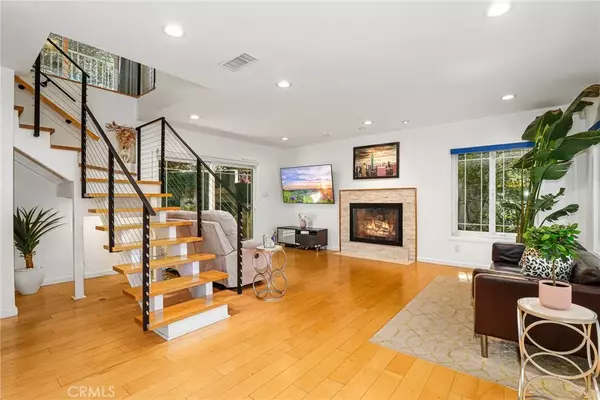 Los Angeles, CA 90068,3329 Adina Drive