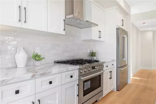 Redondo Beach, CA 90278,2405 Mathews Avenue #A