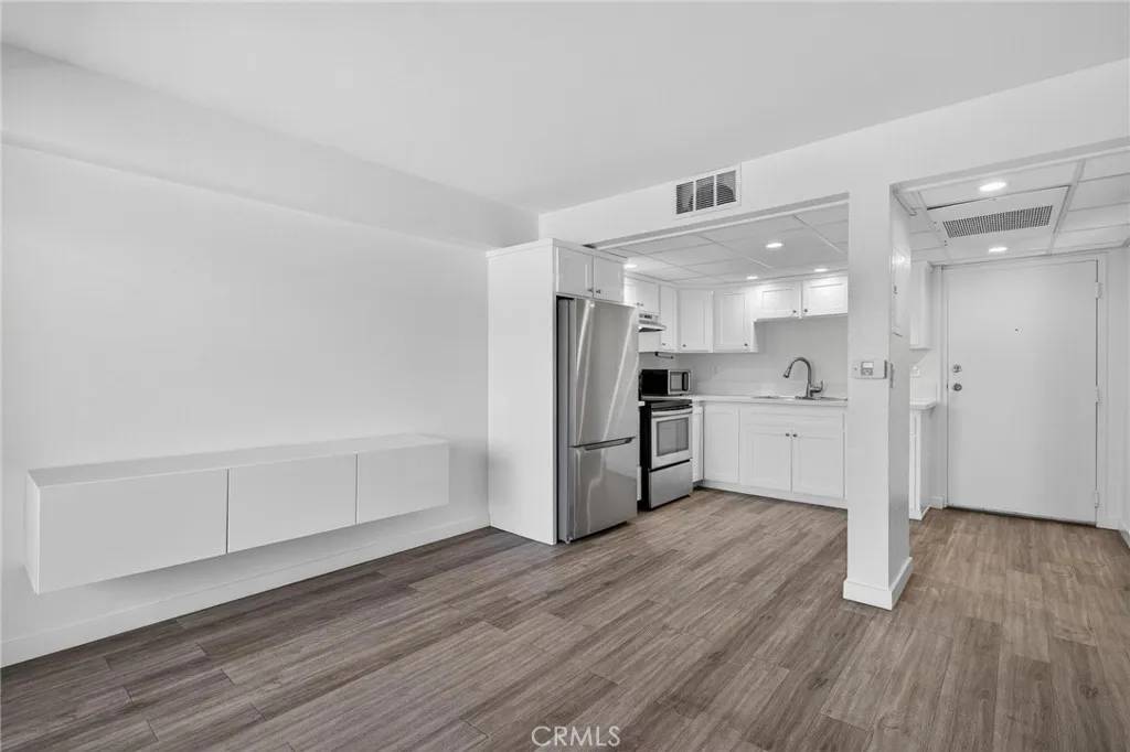 1450 LOCUST AVENUE #301, Long Beach, CA 90813