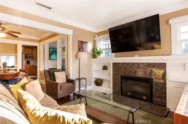 Los Angeles, CA 90062,5162 S Manhattan Place