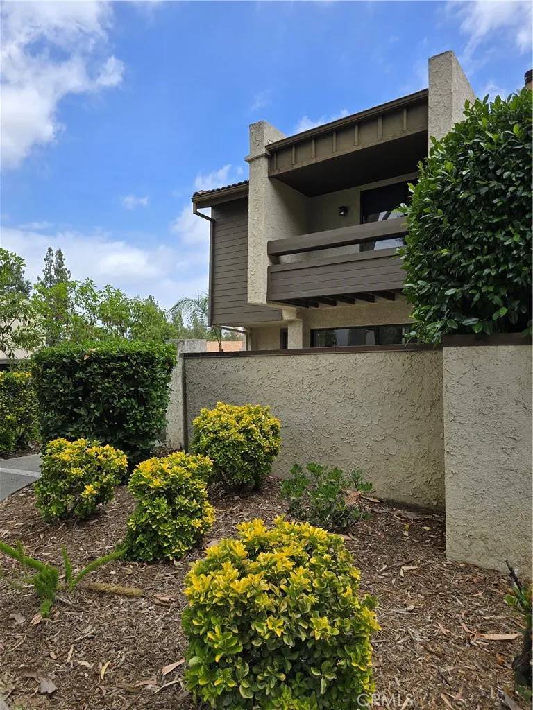 5800 Owensmouth Avenue #21, Woodland Hills, CA 91367