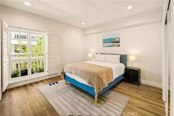 Marina Del Rey, CA 90292,13078 Mindanao Way #211