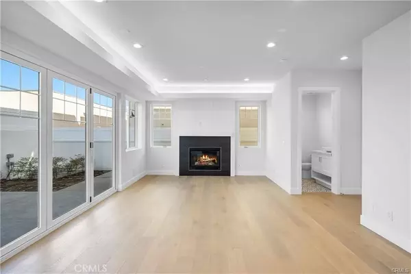 Redondo Beach, CA 90278,2317 Vanderbilt Lane #C