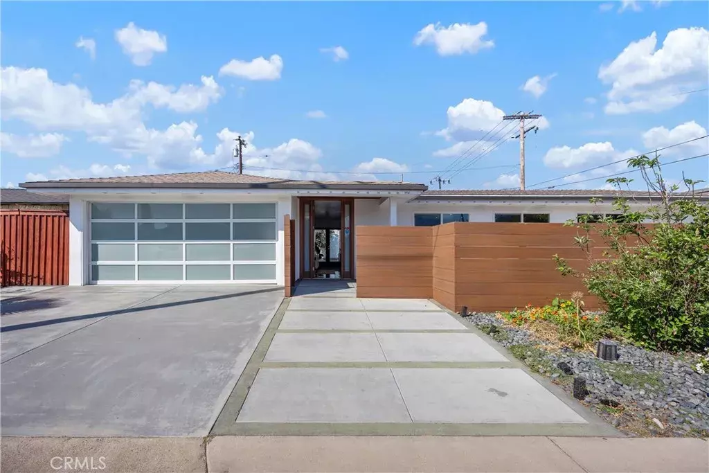 Costa Mesa, CA 92627,496 E 16th