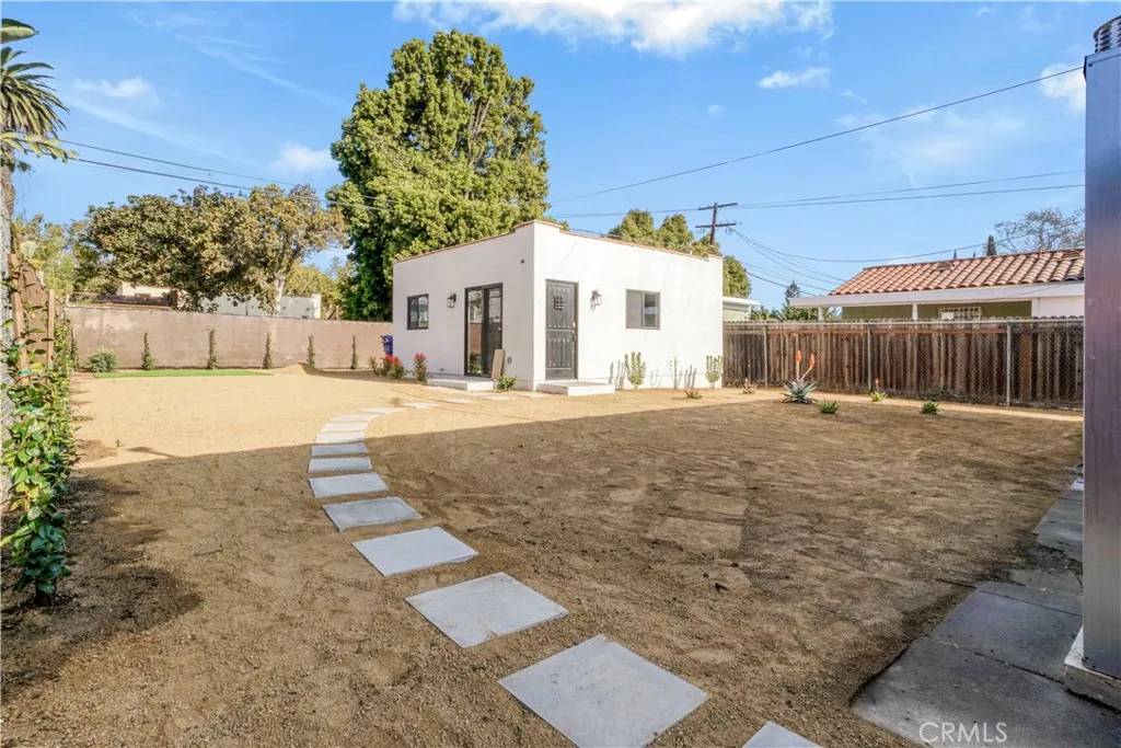 Los Angeles, CA 90043,3521 60th Street West