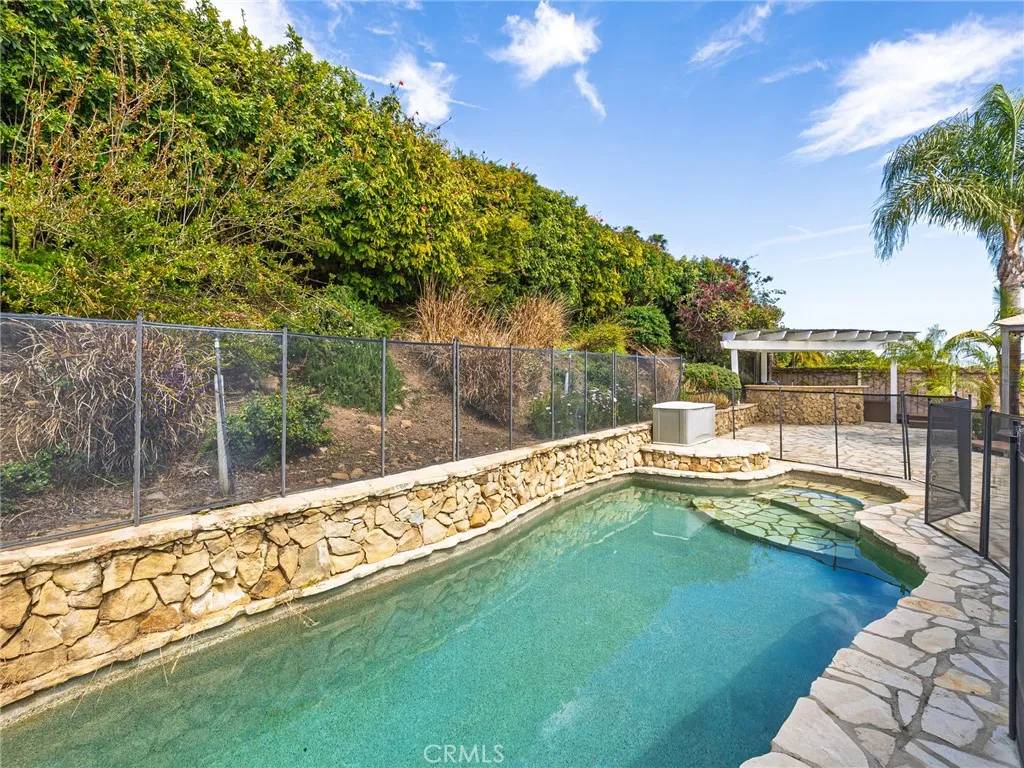 Rancho Palos Verdes, CA 90275,2805 Calle Aventura