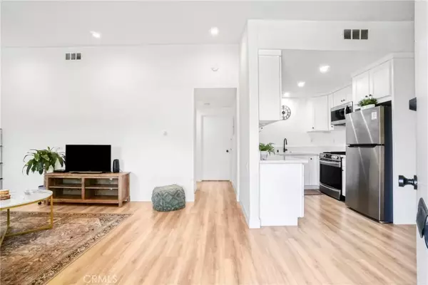 Newhall, CA 91321,19118 Avenue Of The Oaks #B