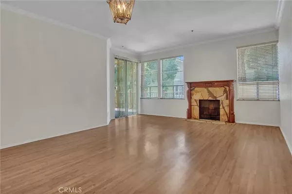 Torrance, CA 90503,2571 Plaza Del Amo #107