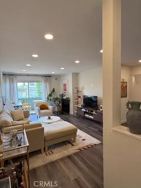 Playa Del Rey, CA 90293,8163 Redlands Street #48