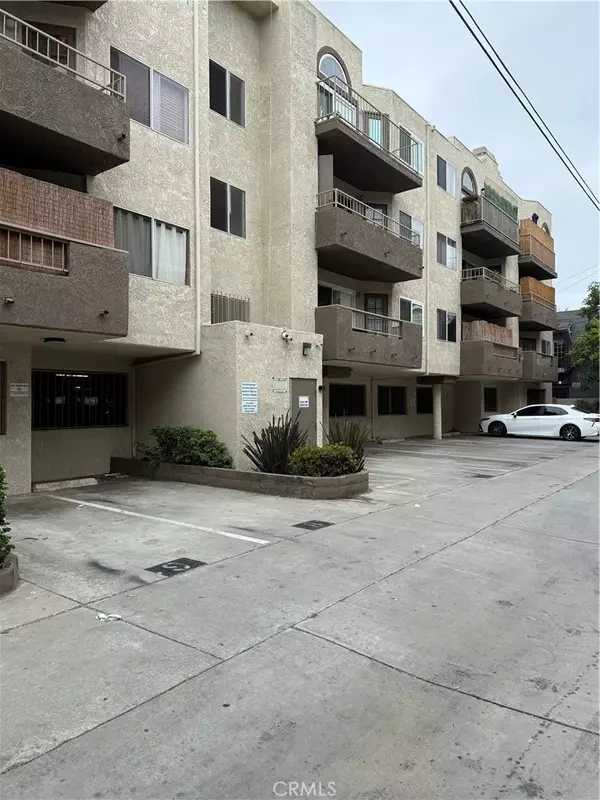 Long Beach, CA 90802,445 W 6th Street West #309