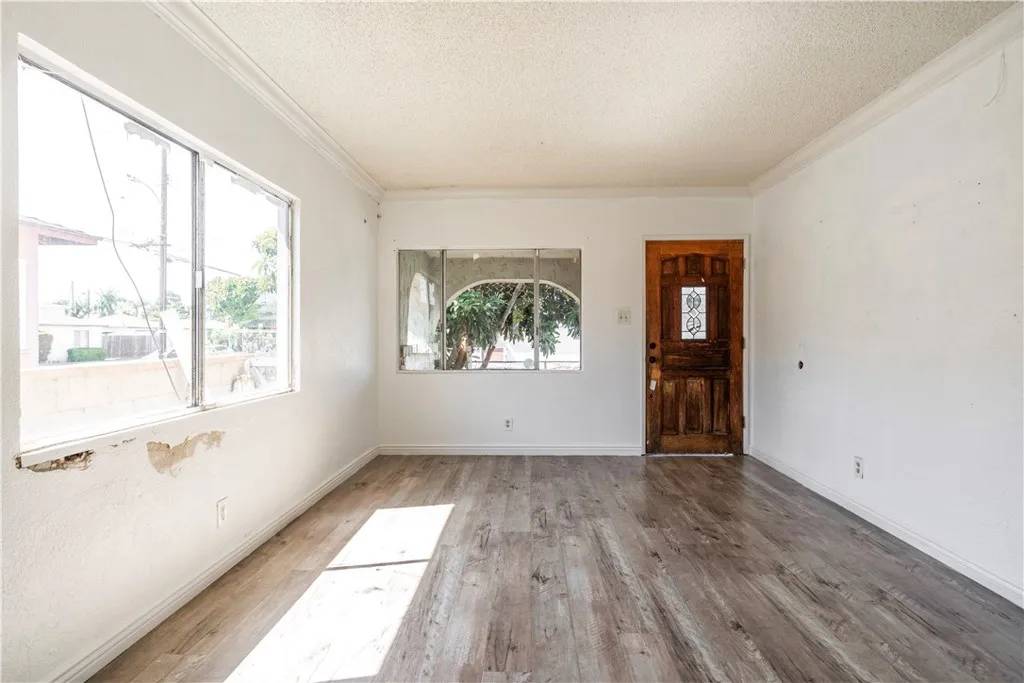 Lawndale, CA 90260,4576 166th Street