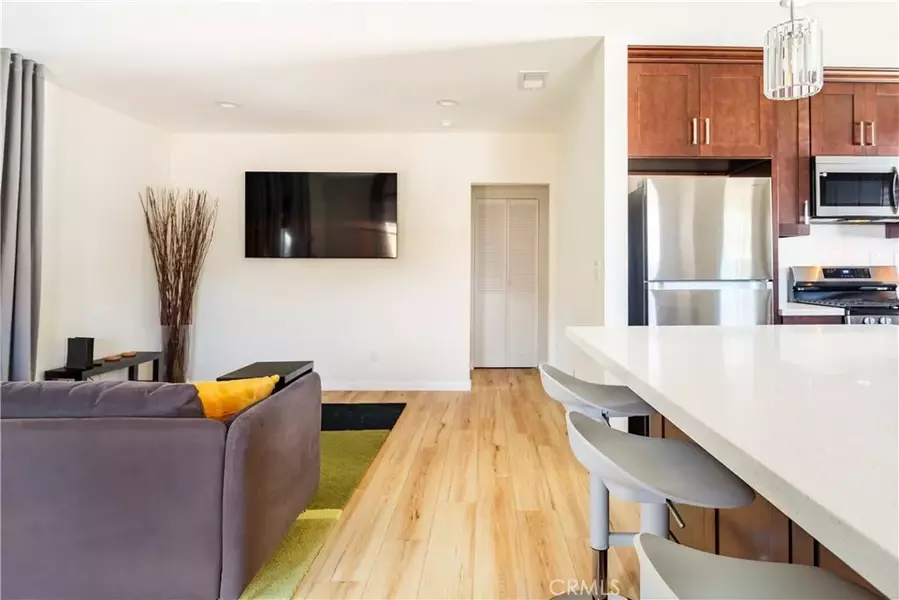 239 W Hillcrest Boulevard, Inglewood, CA 90301