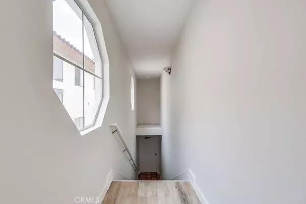 San Pedro, CA 90731,926 S Leland Street #4