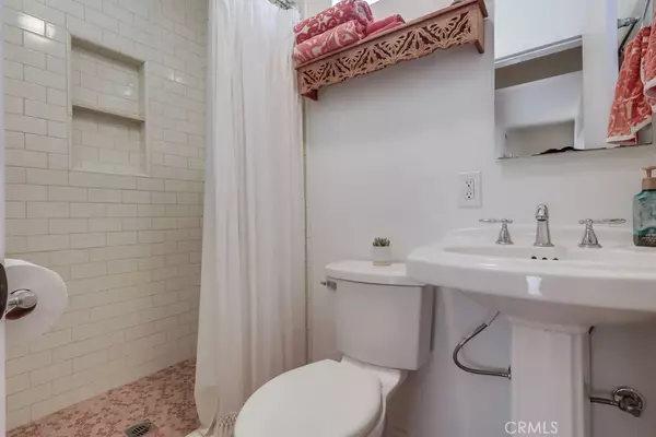 San Pedro, CA 90731,1066 W 1st Street