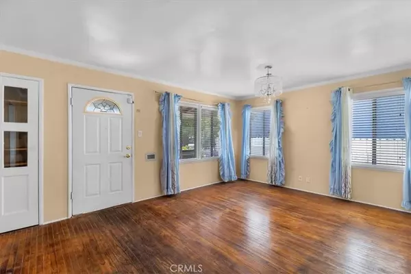 Long Beach, CA 90805,5943 Gardenia Avenue