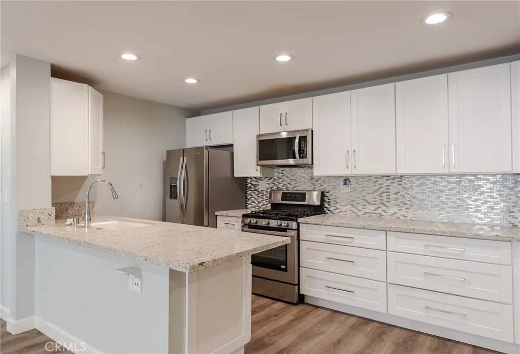 Lawndale, CA 90260,4727 W 147th Street #114