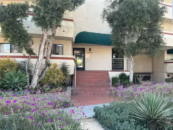 Long Beach, CA 90807,3932 N Virginia Road #204