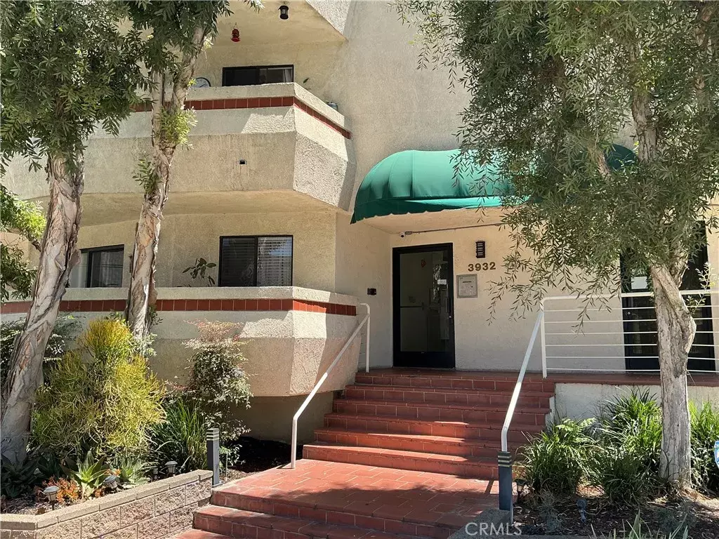 Long Beach, CA 90807,3932 N Virginia Road #204