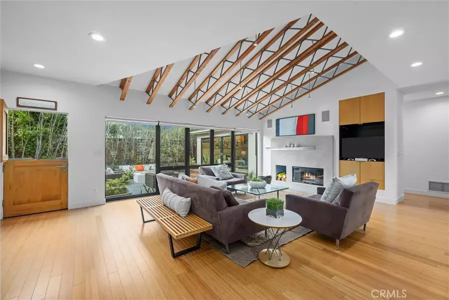 1635 19th Street, Manhattan Beach, CA 90266