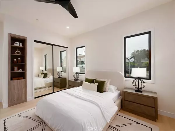 Manhattan Beach, CA 90266,461 NW Chabela Dr.