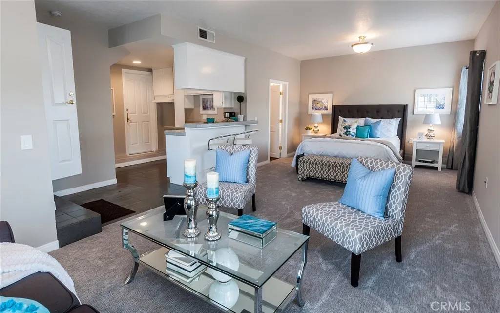 328 Rosecrans Avenue, Manhattan Beach, CA 90266