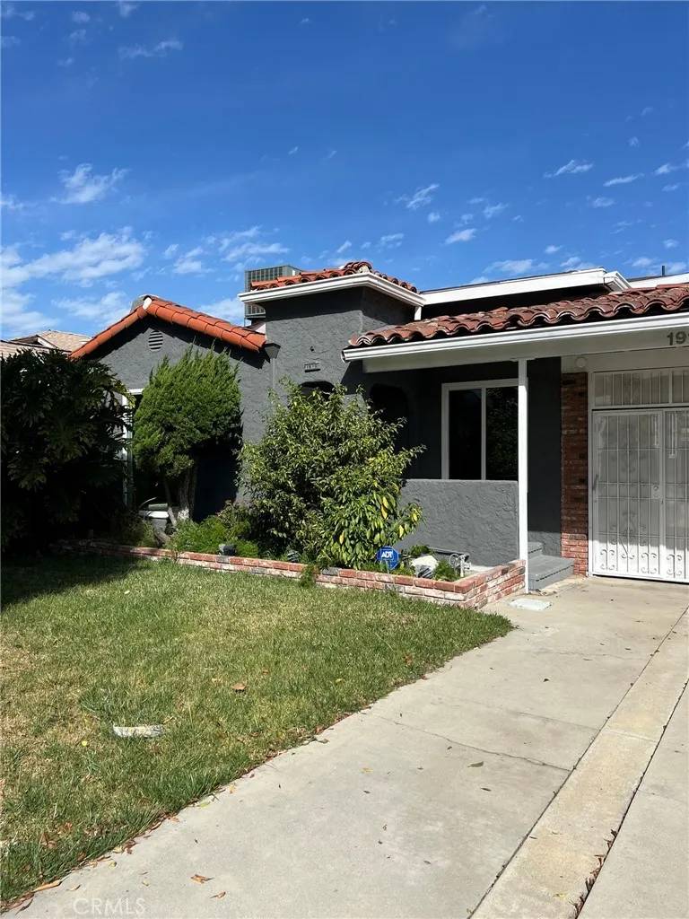 Los Angeles, CA 90047,1919 W 82nd Street