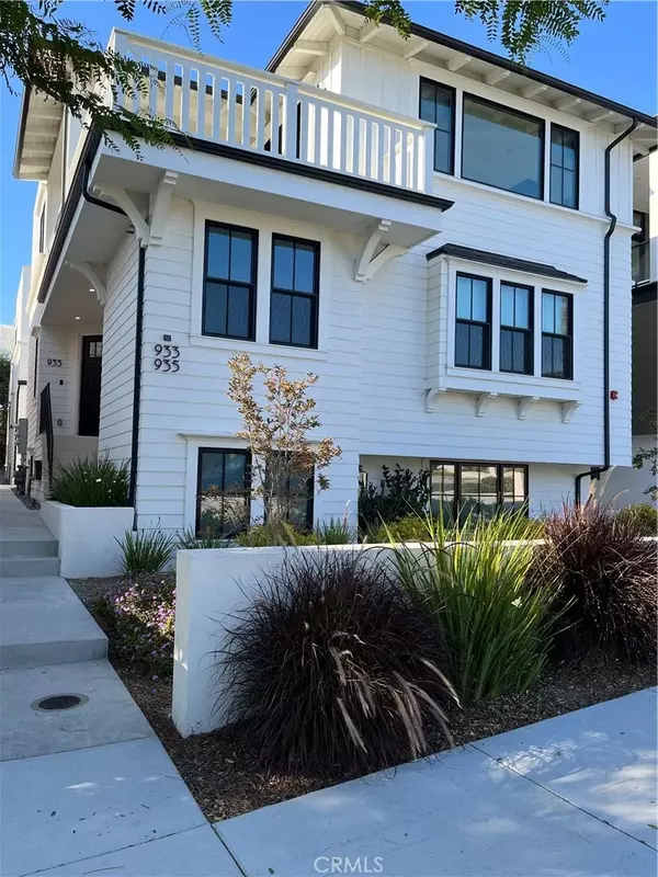 Hermosa Beach, CA 90254,933 15th Street