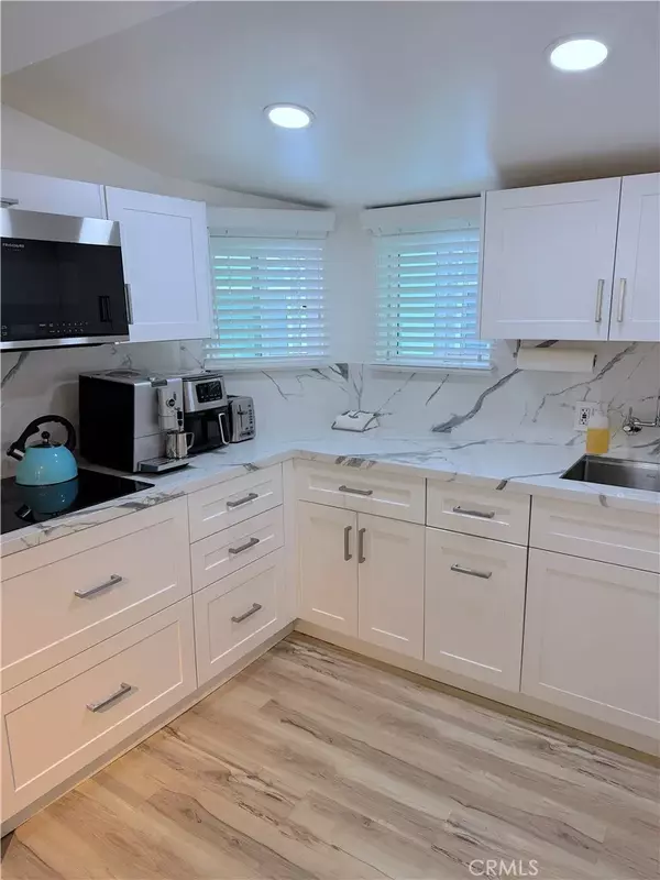 Redondo Beach, CA 90277,726 Esplanade