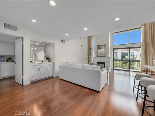 Playa Del Rey, CA 90293,8180 Manitoba Street #360
