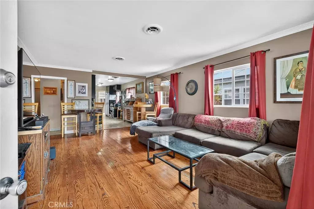 Hawthorne, CA 90250,4547 W 141st Street