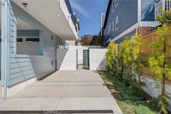 Redondo Beach, CA 90278,1708 Blossom Lane