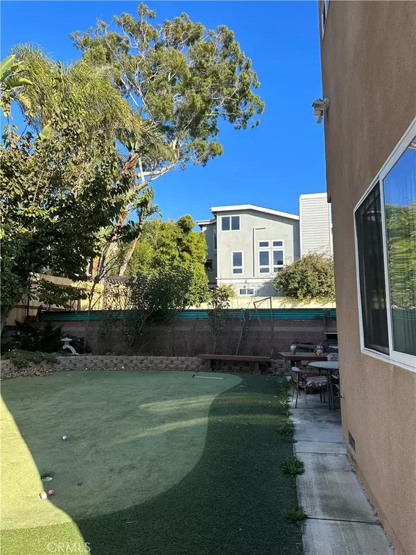 Hermosa Beach, CA 90254,923 6th Street