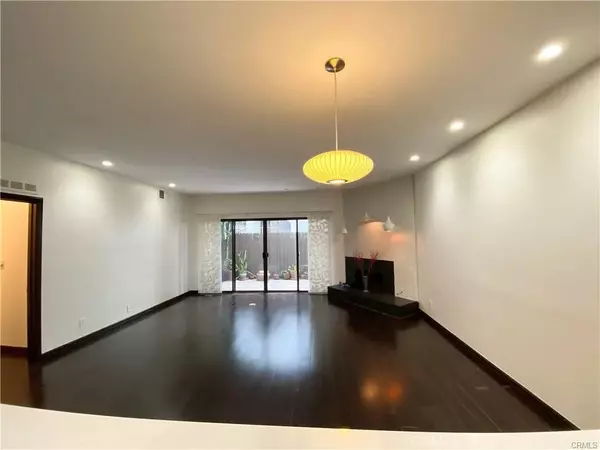Los Angeles, CA 90035,1110 S Shenandoah Street #5