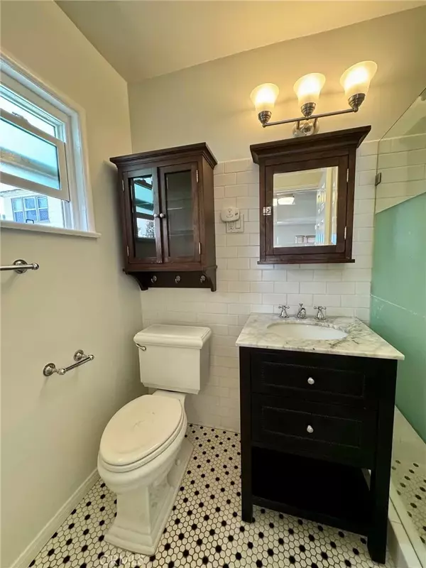 Hermosa Beach, CA 90254,319 Bayview Dr