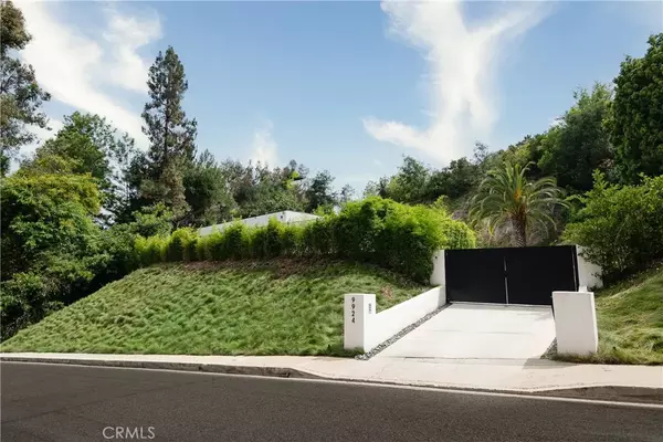 Beverly Hills, CA 90210,9924 Liebe Drive