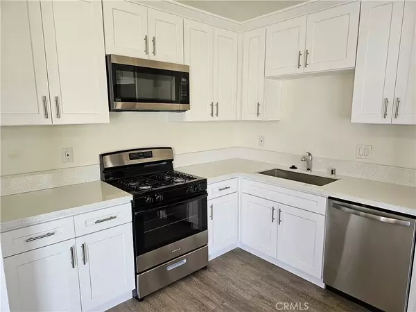 Redondo Beach, CA 90278,2306 Vanderbilt Lane #3
